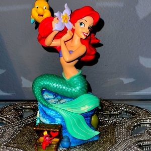 Disney Music Box Ariel that plays “under the sea”